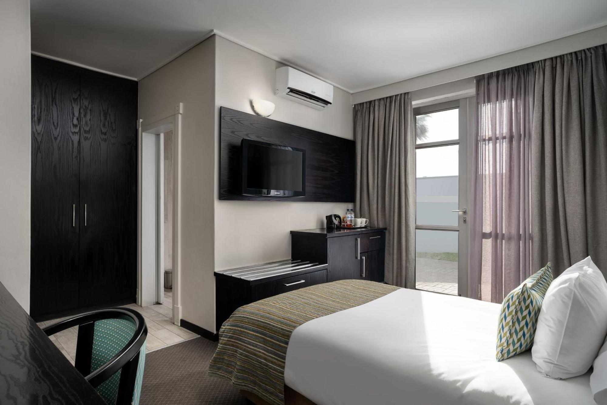 Protea Hotel By Marriott Walvis Bay Indongo Exterior foto