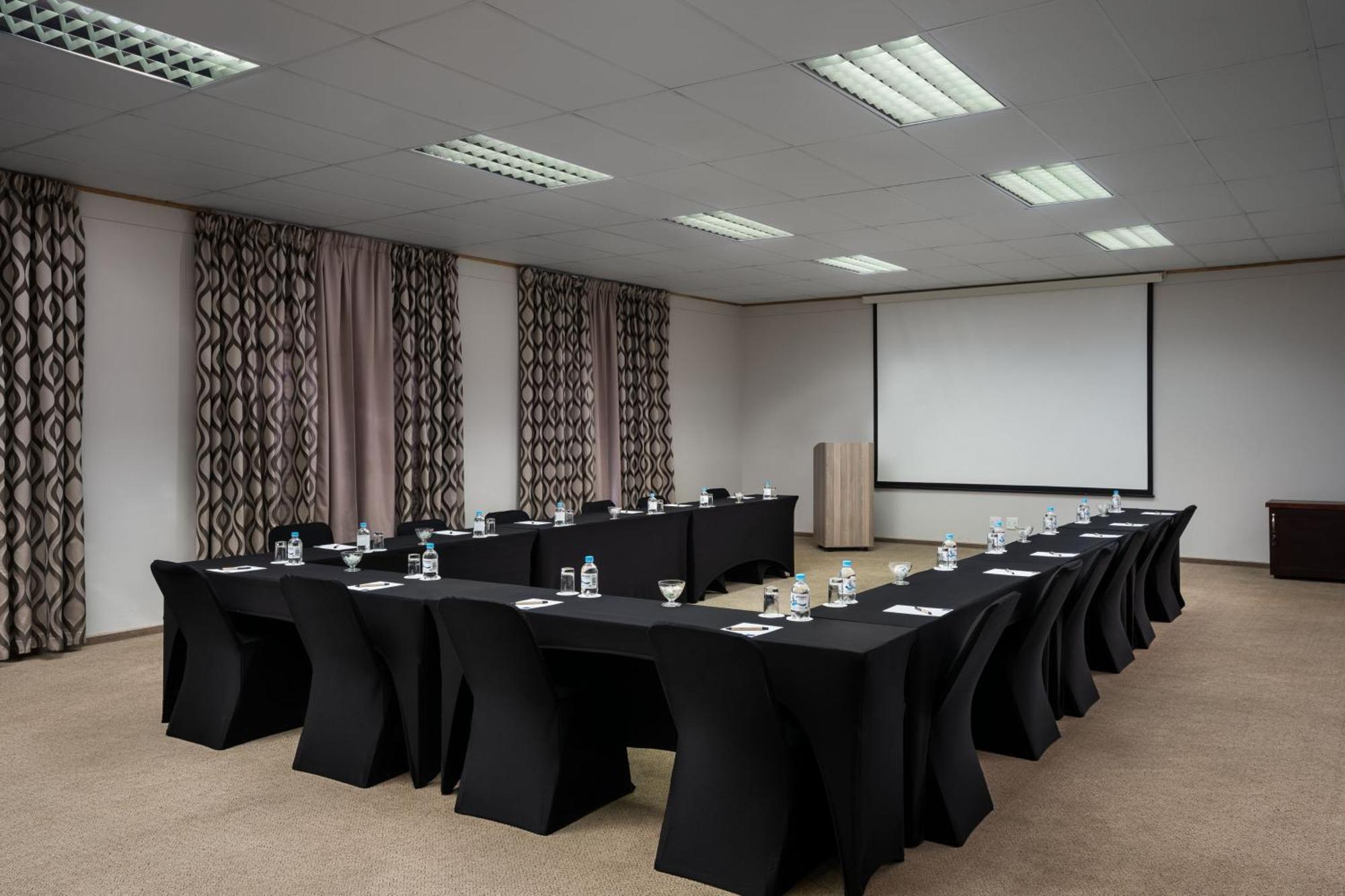 Protea Hotel By Marriott Walvis Bay Indongo Exterior foto